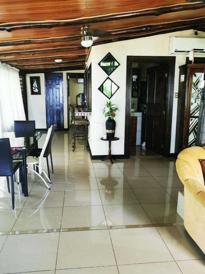 Villa Guarias Puntarenas Exterior photo